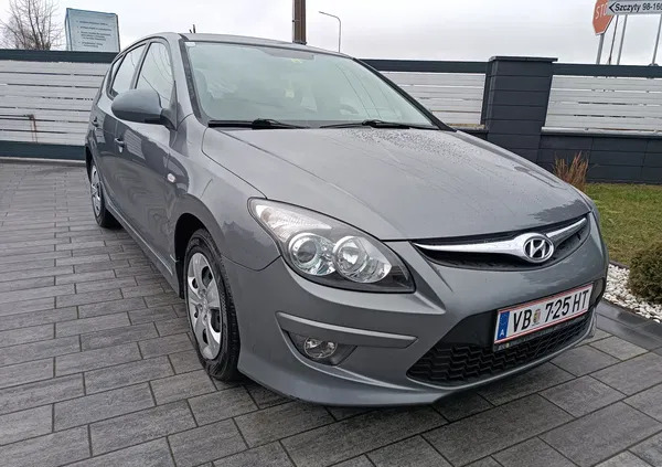 Hyundai I30 cena 18800 przebieg: 198000, rok produkcji 2011 z Białobrzegi małe 106